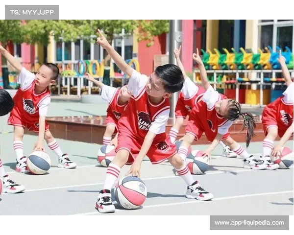 郑州普惠路二幼获手球操特等奖与技能游戏一等奖