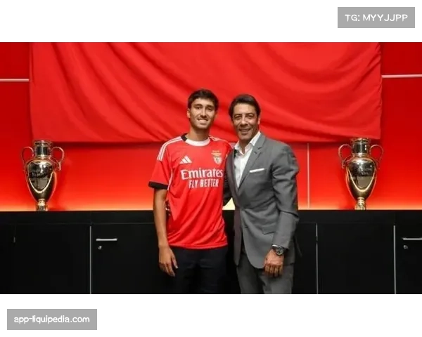 那不勒斯考古博物馆与足球俱乐部合作，推出足球历史文物特展